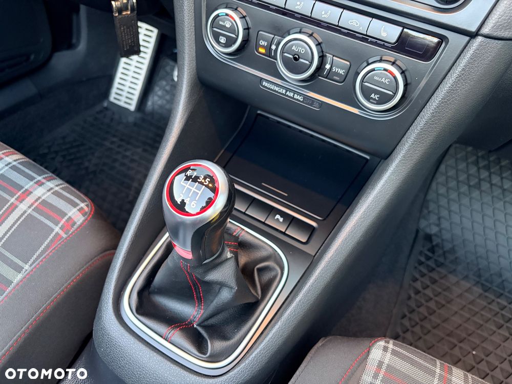 Volkswagen Golf Cabrio - 12