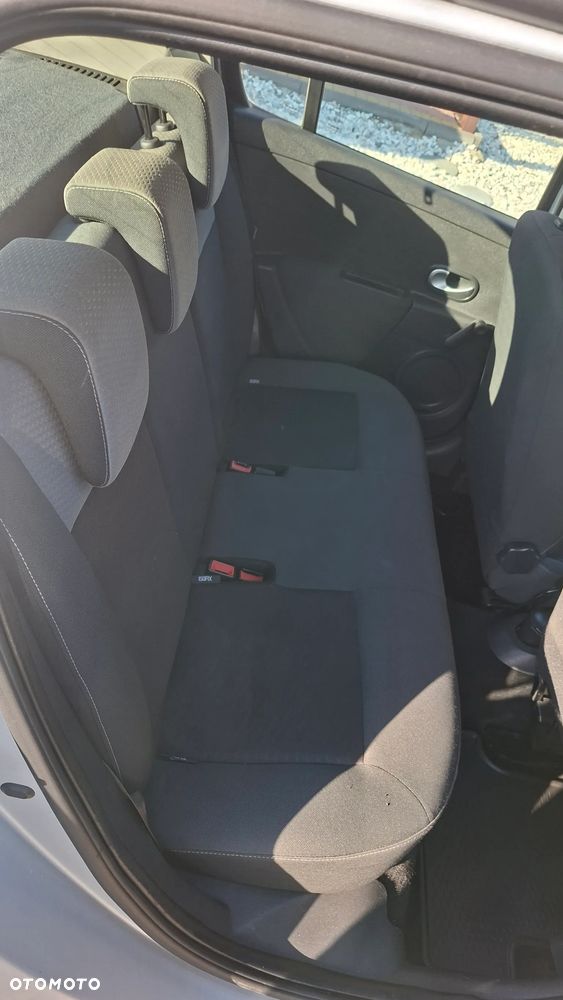Renault Clio - 15