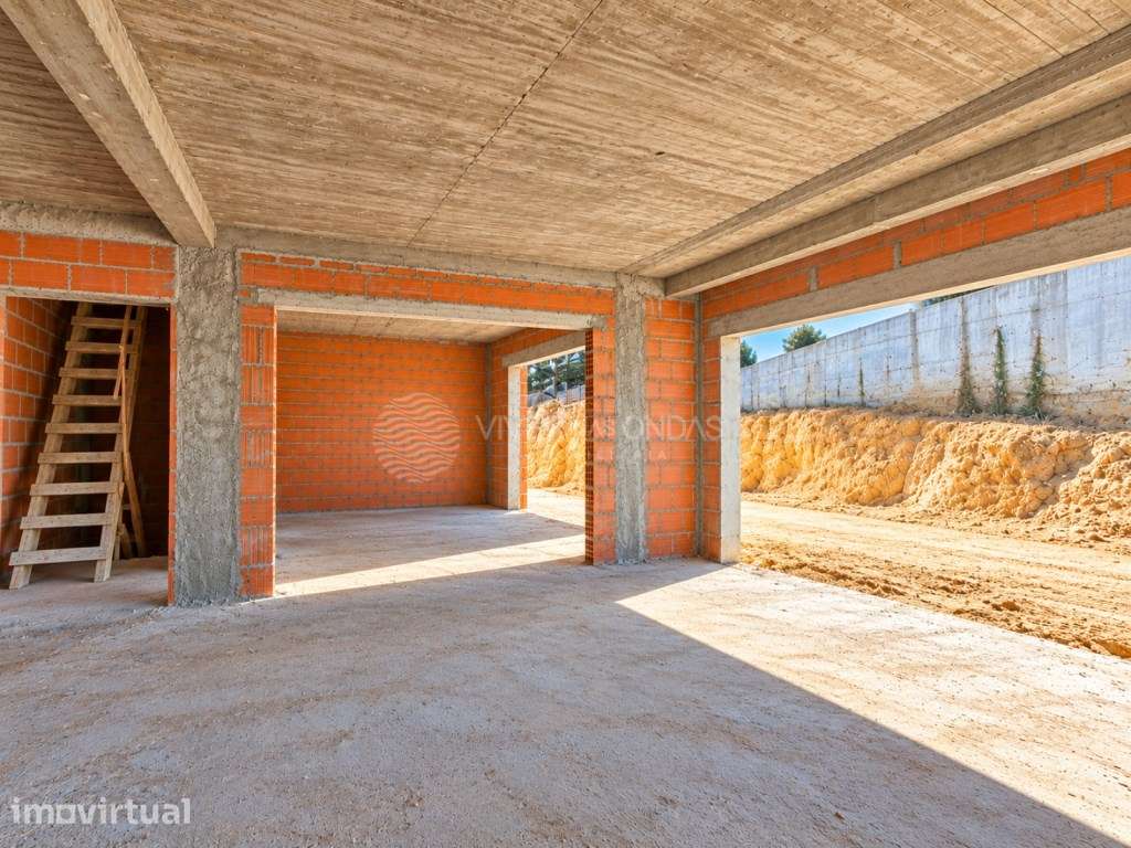 OFERTA DA ESCRITURA | Moradia V4 Nova com Piscina | Sobreda - Grande imagem: 3/30