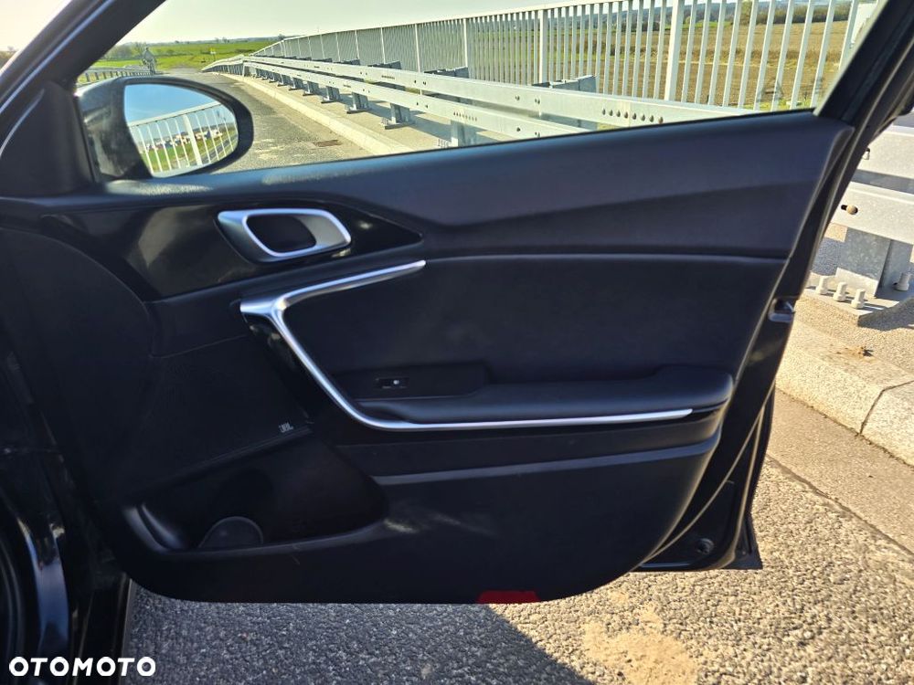 Kia Ceed 1.6 CRDi GT Line - 28