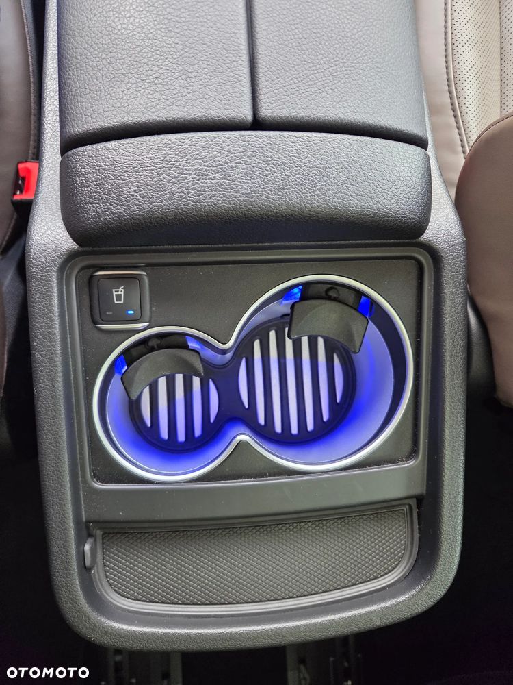 Mercedes-Benz Klasa V 300 d 4-Matic Exclusive 9G-Tronic (d³ugi) - 16