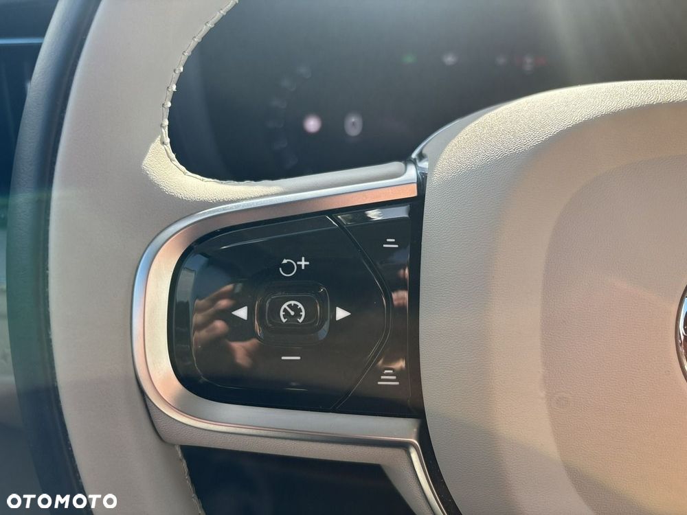 Volvo XC 60 T8 Plug-In Hybrid AWD Ultimate Bright - 28