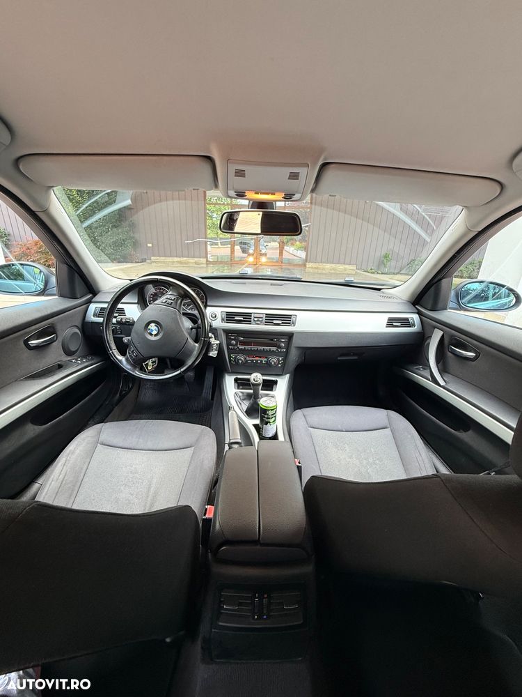 BMW Seria 3 320i - 6
