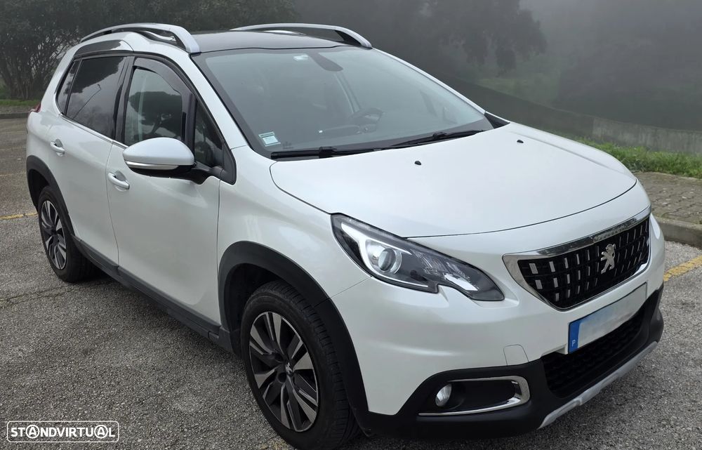 Peugeot 2008 1.2 PureTech Allure EAT6 - 4