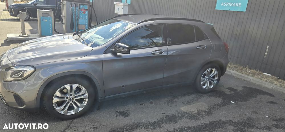 Mercedes-Benz GLA 220 d 7G-DCT - 4