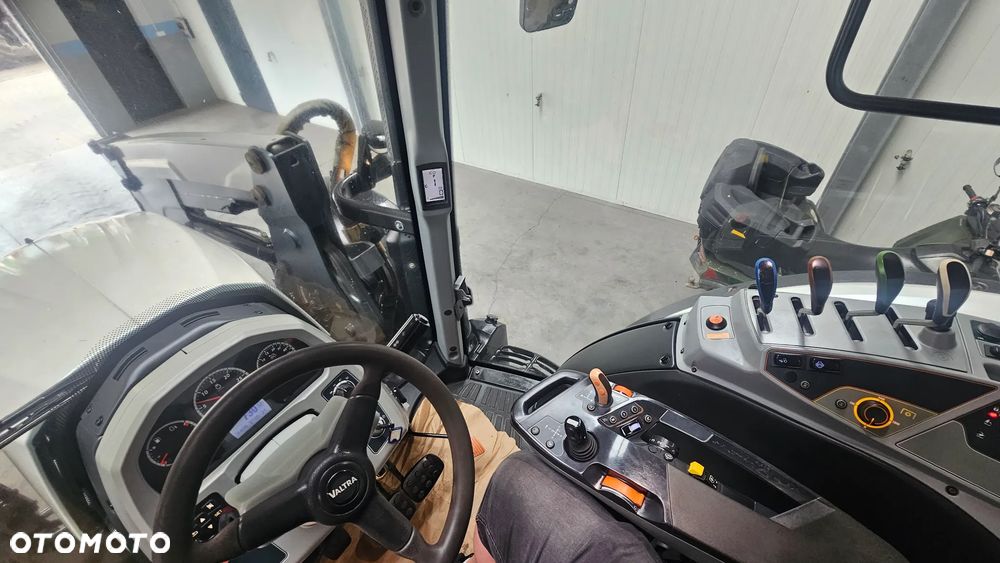Valtra N134 Active  Ładowacz Quick  Transport  N104/N114e/N124/N134/N154e/N174 T133 T134 VERSU Ładowacz Quick 512 Vario Arion 530 john 6115M Case Maxxum Deutz 5120 - 5