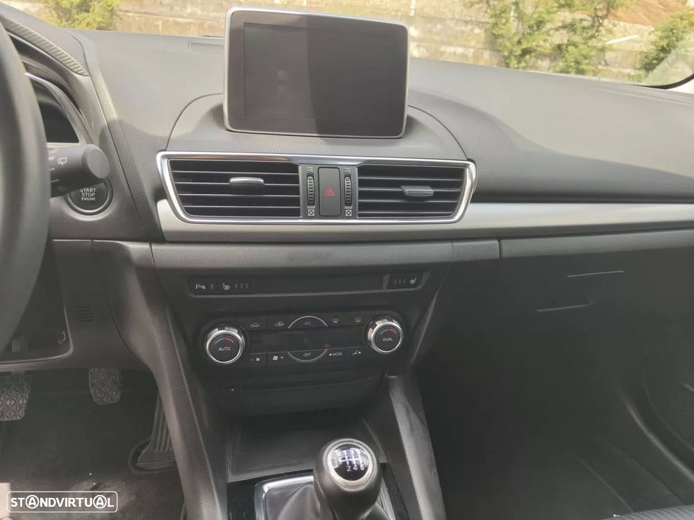 Mazda 3 Hatchback 1.5 Sky-D Excellence Pack HT Navi - 21