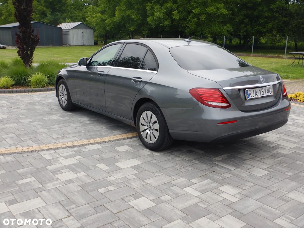 Mercedes-Benz Klasa E 220 d 9G-TRONIC Exclusive - 7