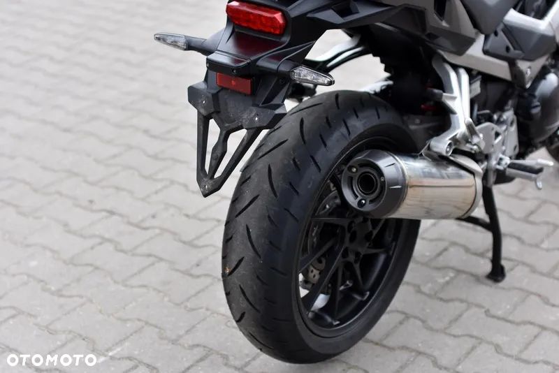 Honda VFR - 15
