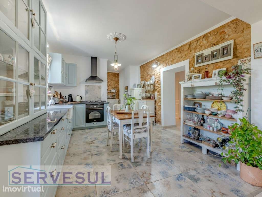 Charmosa Moradia de piso térreo, com 3 quartos, terreno de 1641 m2 ... - Grande imagem: 2/60