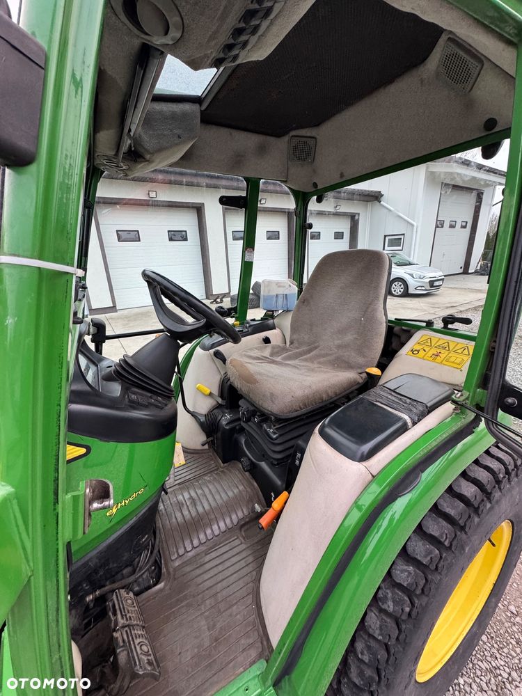 John Deere 3520 - 4