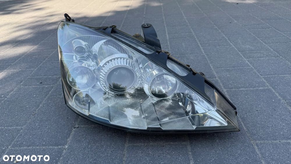 FORD FOCUS MK1 Xenon LAMPA PRAWA PRZÓD Reflektor prawy EUROPA 2M5113100DC 2M5113101DC - 2