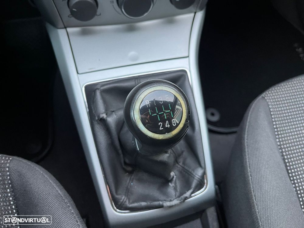 Opel Astra GTC 1.7 CDTi - 13