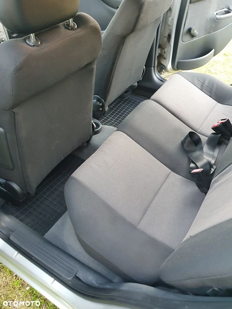 Opel Corsa 1.2 16V - 12