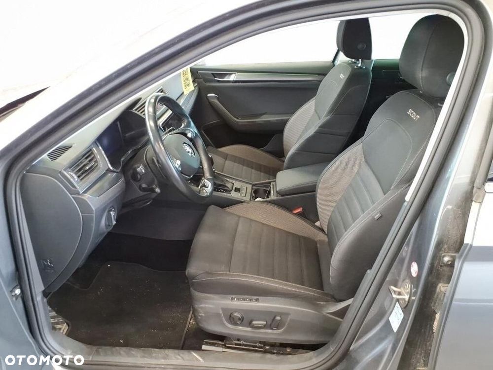 Skoda Superb 2.0 TDI SCR 4x4 Scout DSG - 6