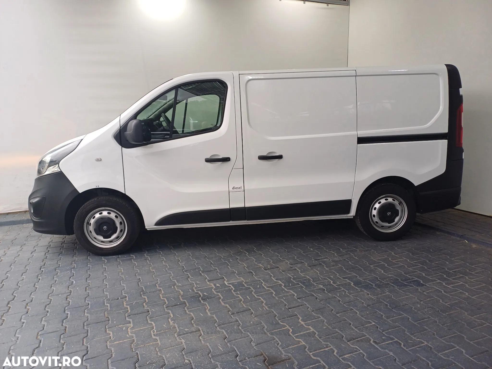 Opel Vivaro - 2