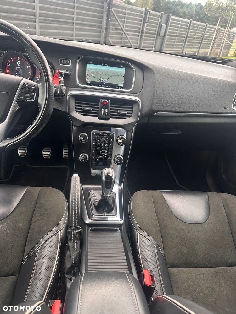 Volvo V40 T2 Drive-E R-Design Momentum - 29