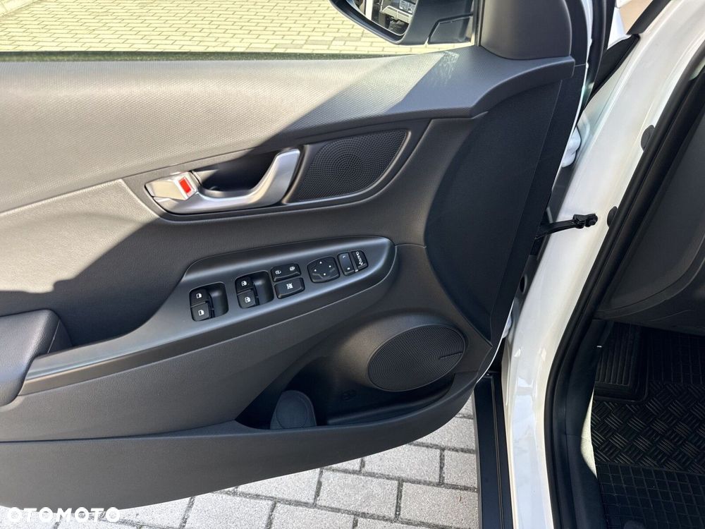 Hyundai Kona - 11