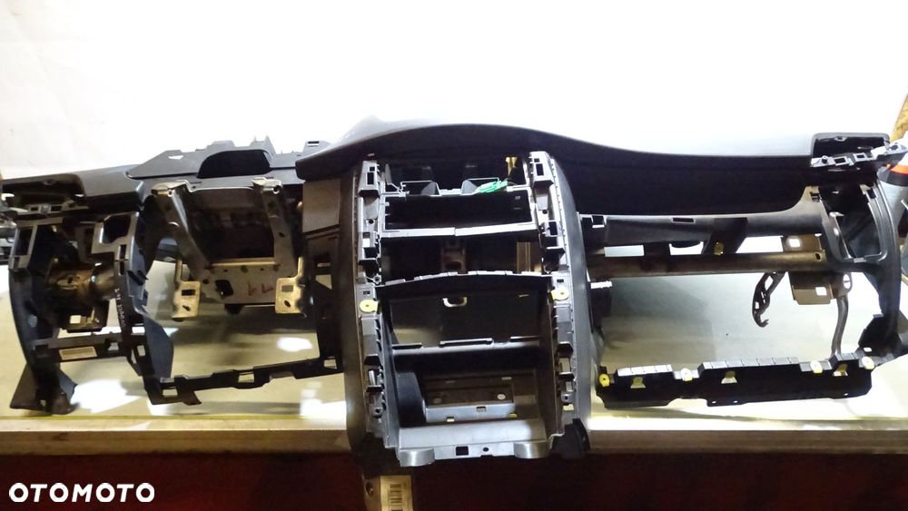 DESKA ROZDZIELCZA PEUGEOT 207 1.6HDI - 1