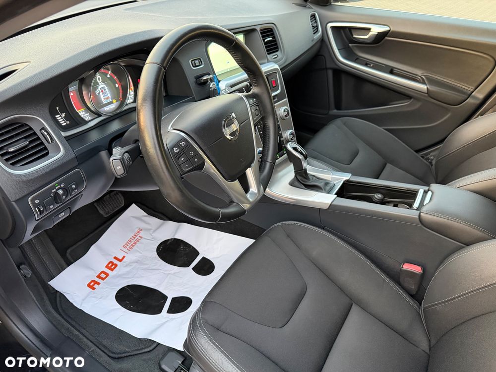 Volvo V60 D3 Geartronic Summum - 35