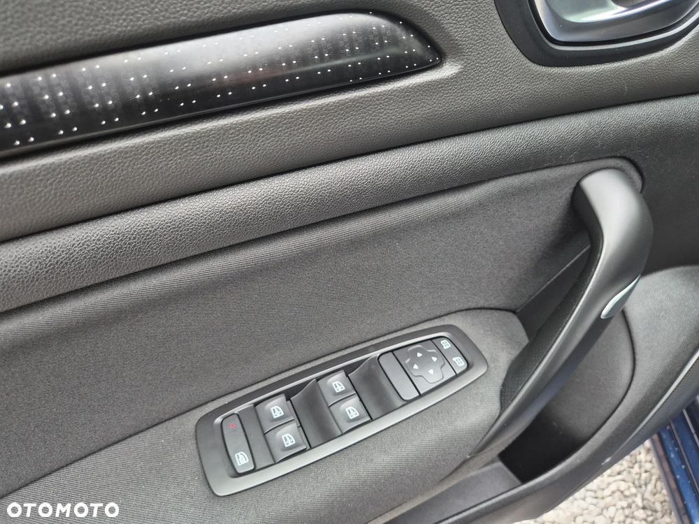 Renault Megane ENERGY TCe 100 EXPERIENCE - 35