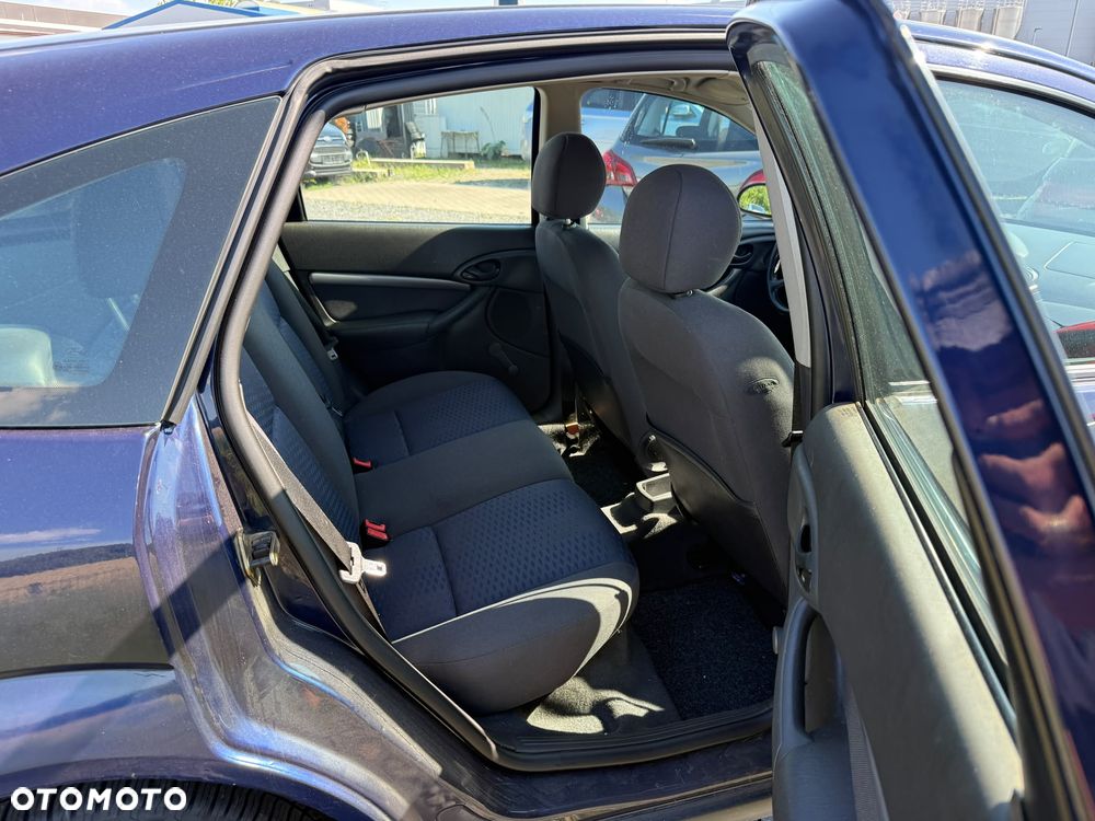 Ford Focus - 10