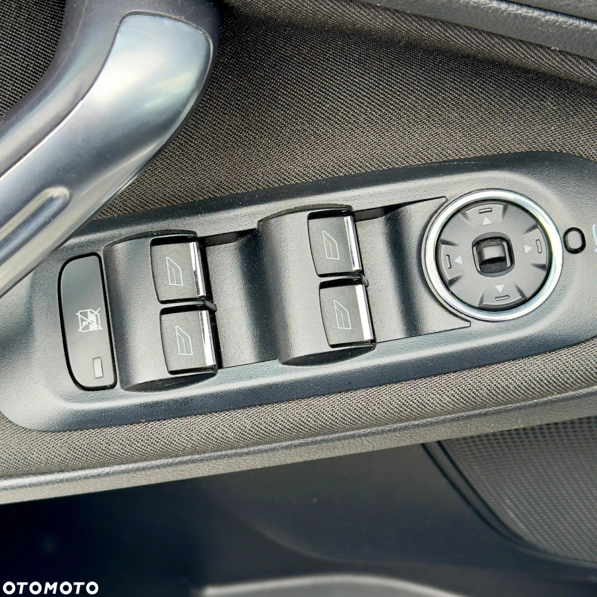 Ford S-Max - 12