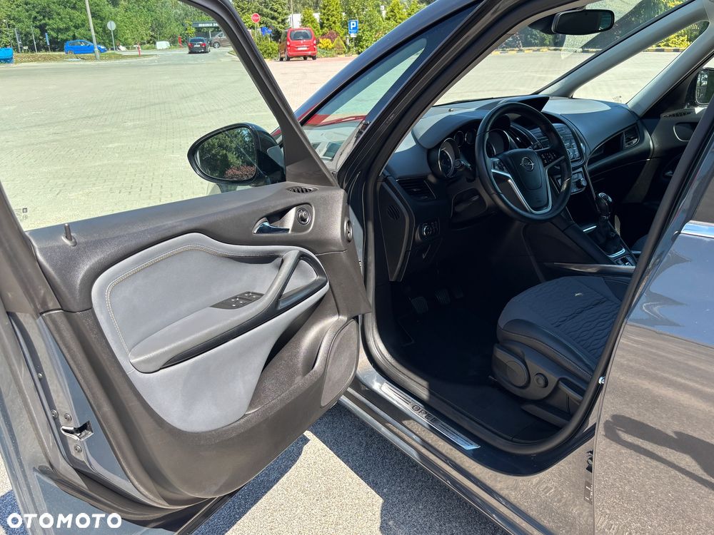 Opel Zafira - 16