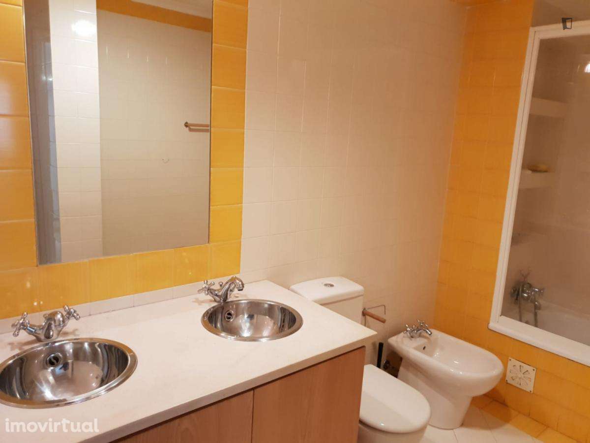 Quarto - localizado em São Bento Lisbon - Grande imagem: 3/10