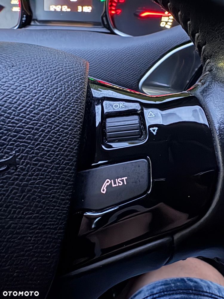 Peugeot 308 1.2 PureTech Allure S&S - 19