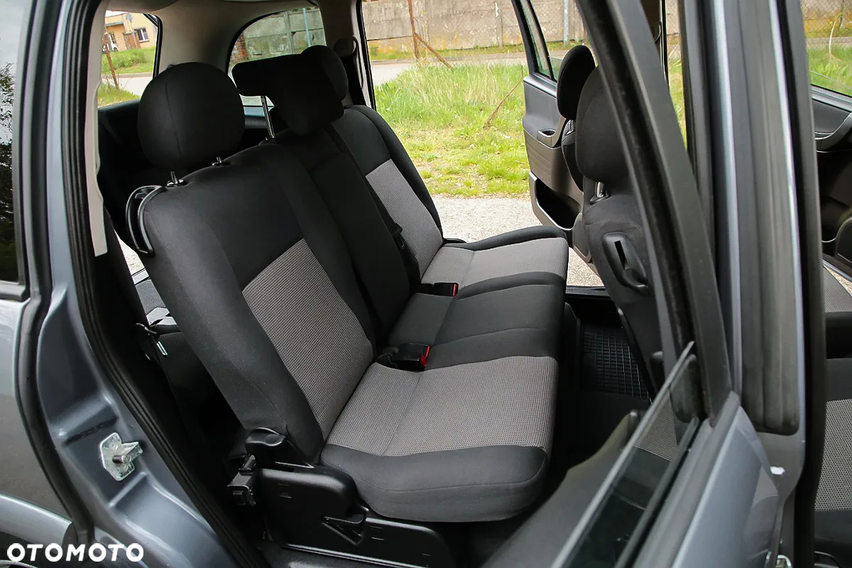 Opel Zafira - 25