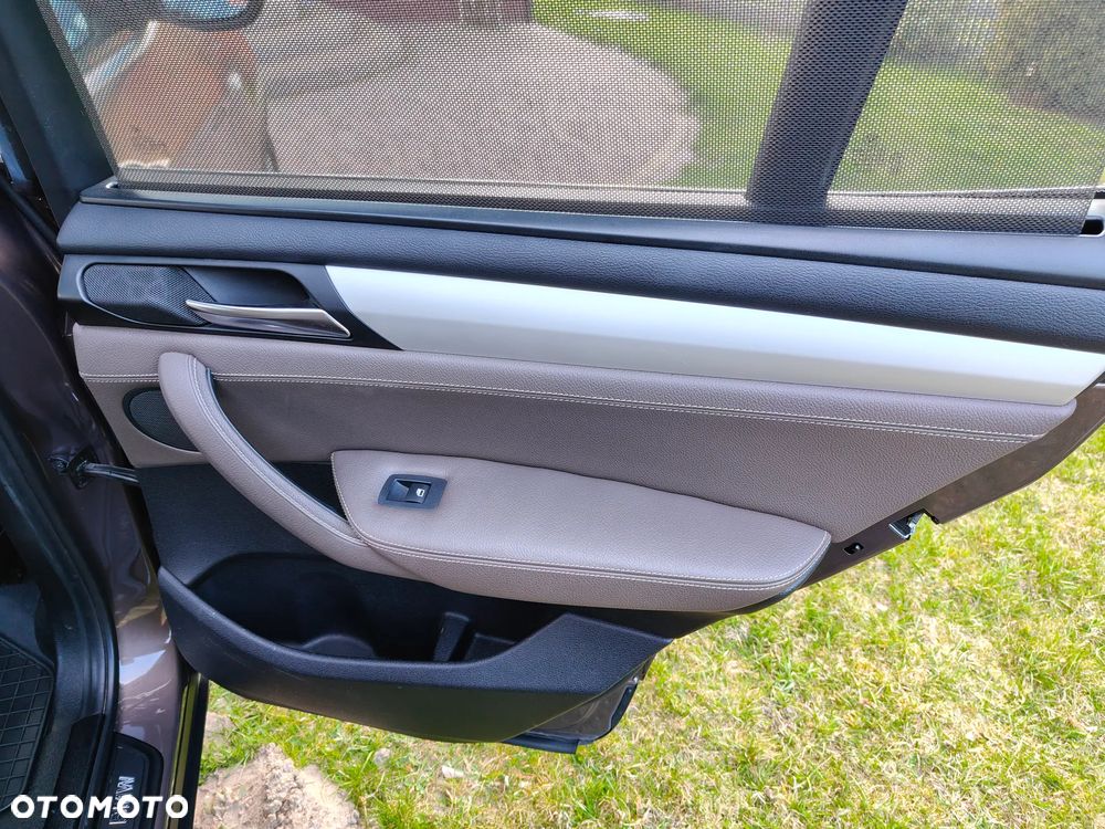 BMW X3 sDrive18d - 32