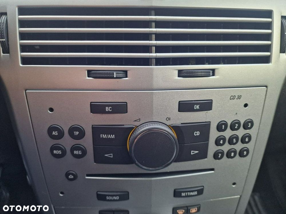 Opel Astra III GTC 1.9 CDTI Sport - 17