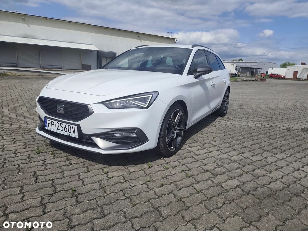 Seat Leon 1.5 eTSI FR DSG - 4