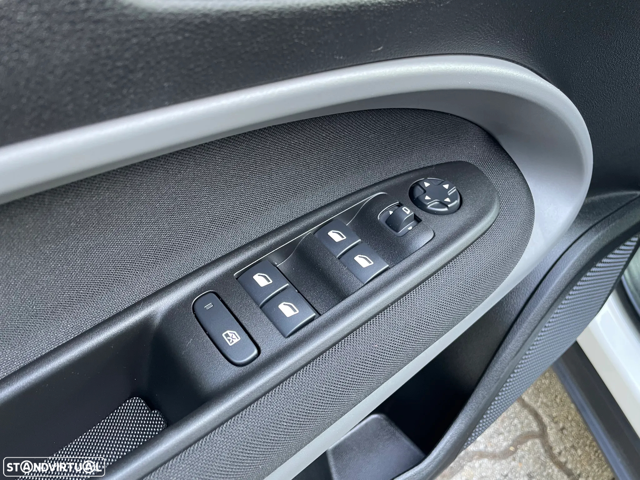 Jeep Avenger 54 kWh Longitude - 22