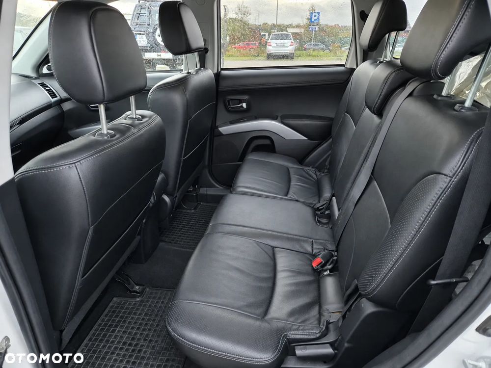Mitsubishi Outlander 2.4 4WD CVT Intense - 13