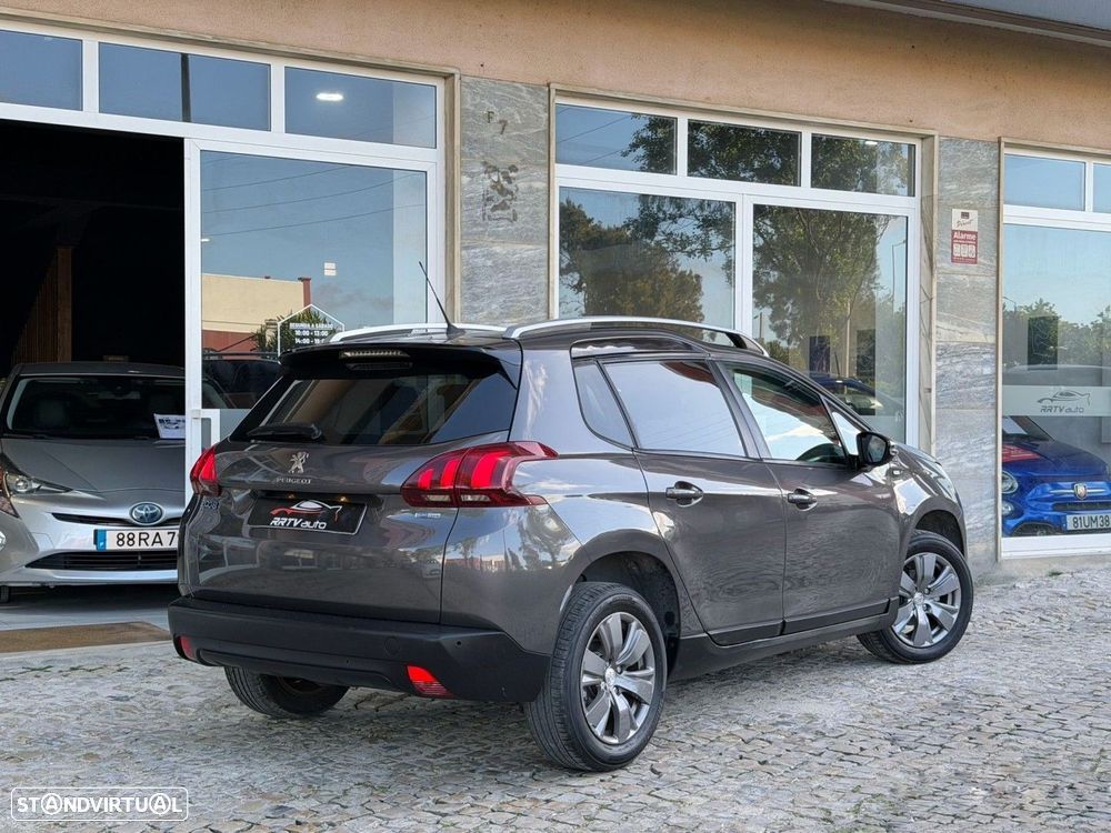 Peugeot 2008 1.2 PureTech Style - 13