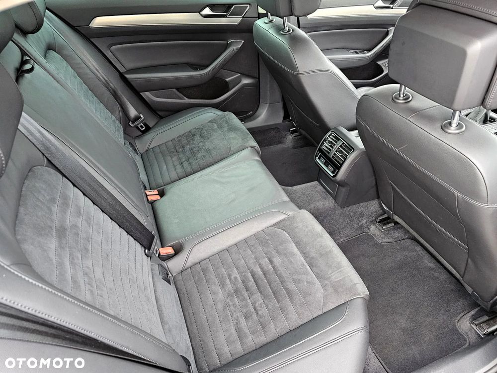 Volkswagen Passat 1.4 TSI BMT ACT Highline - 24