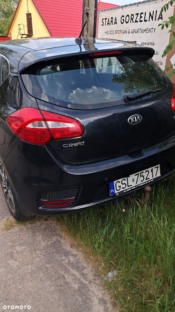 Kia Ceed 1.6 CRDi 136 ISG Dream-Team Edition - 2