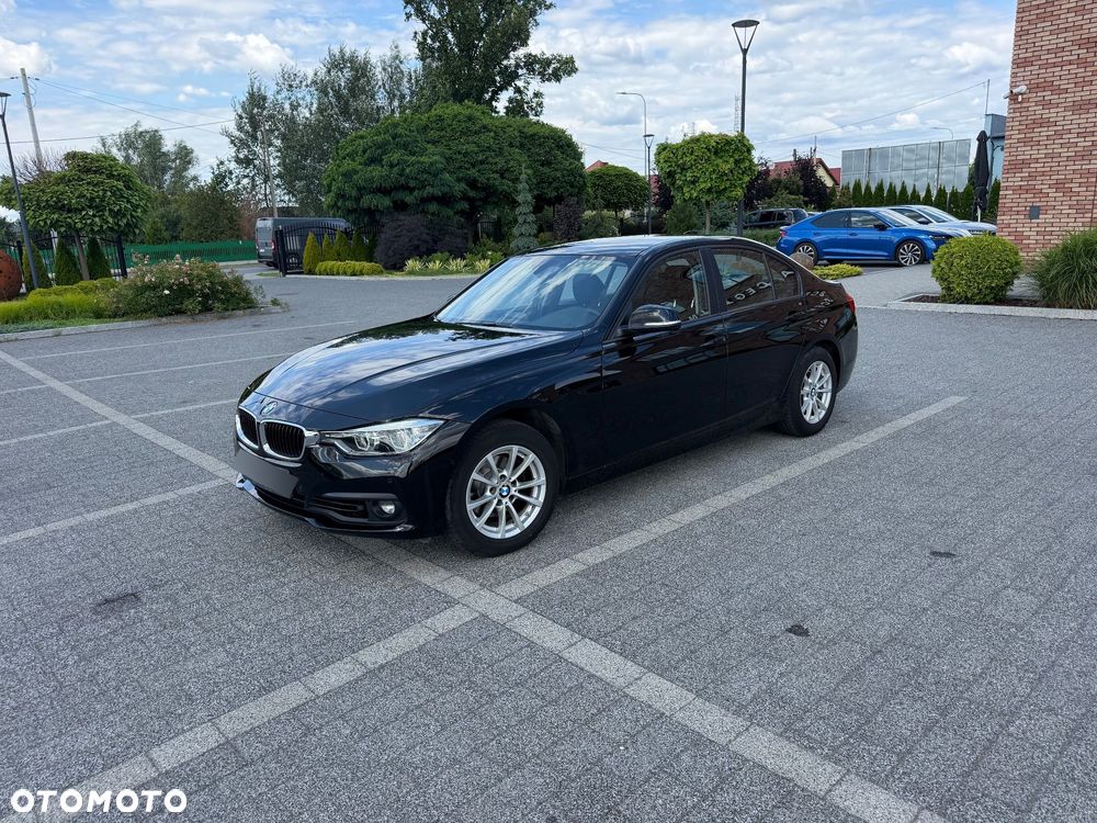 BMW Seria 3 318i - 1