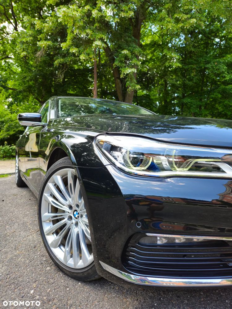BMW Seria 7 750Li Edition Exclusive - 12