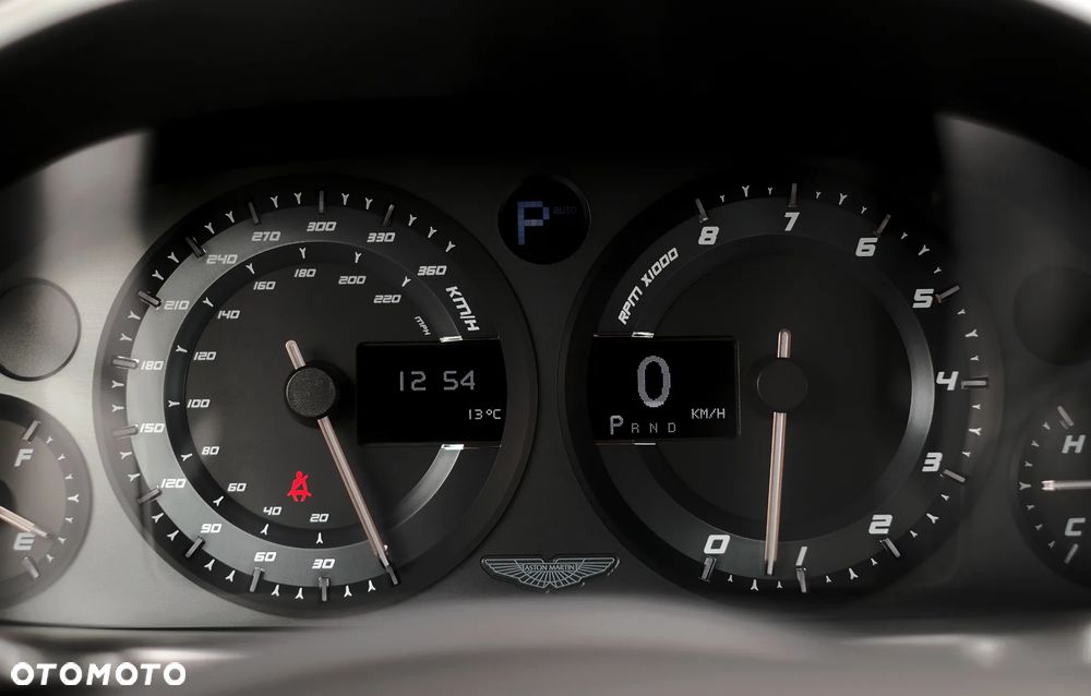 Aston Martin Vanquish - 33