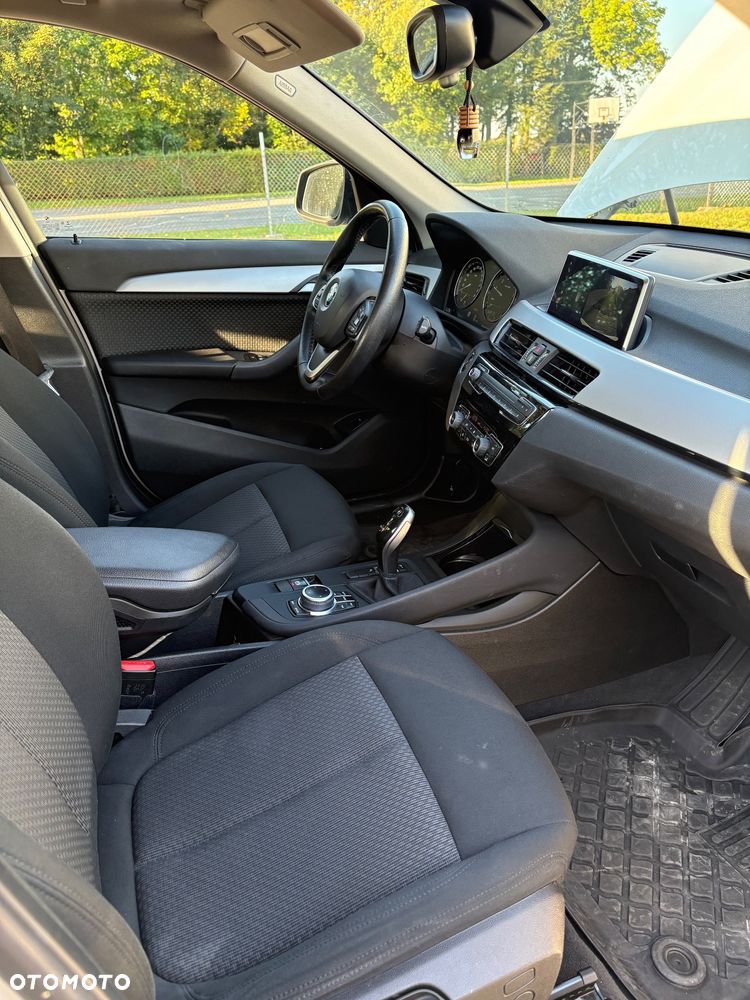 BMW X1 sDrive18i xLine - 8