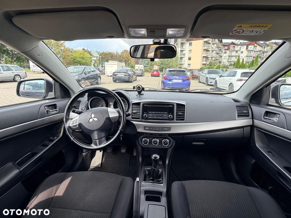Mitsubishi Lancer 1.6 Invite - 8