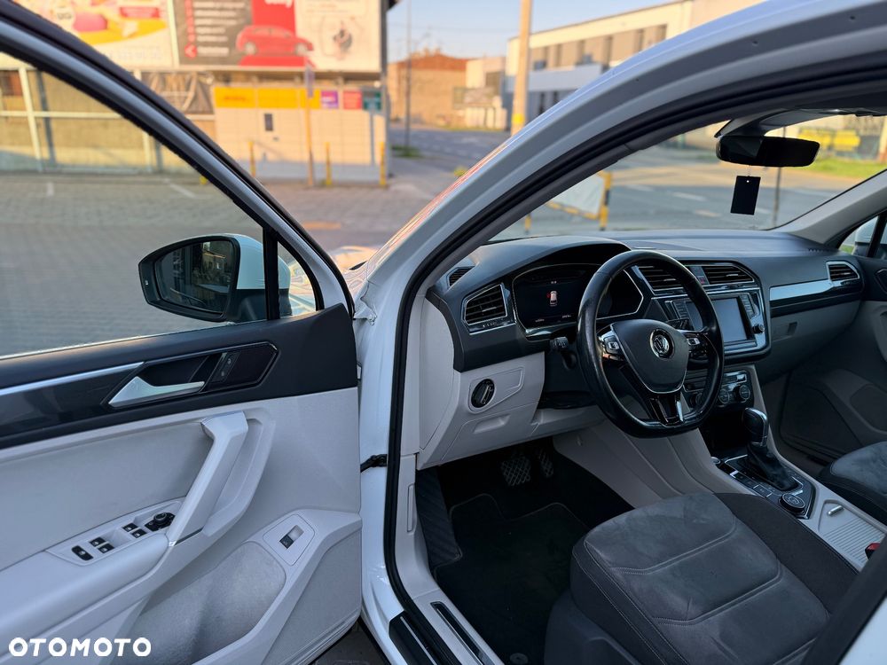 Volkswagen Tiguan ver-2-0-tdi-scr-4motion-dsg-r--line - 5