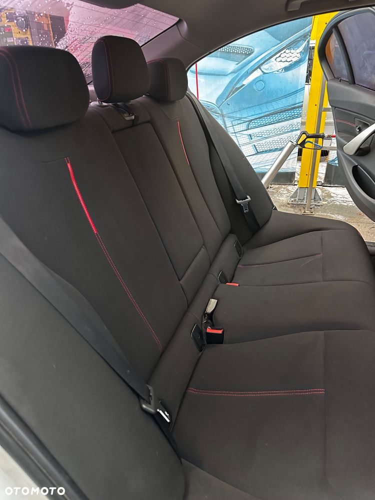 BMW Seria 3 - 21