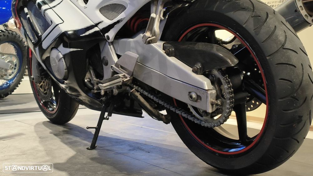 Honda CBR 600F - 9