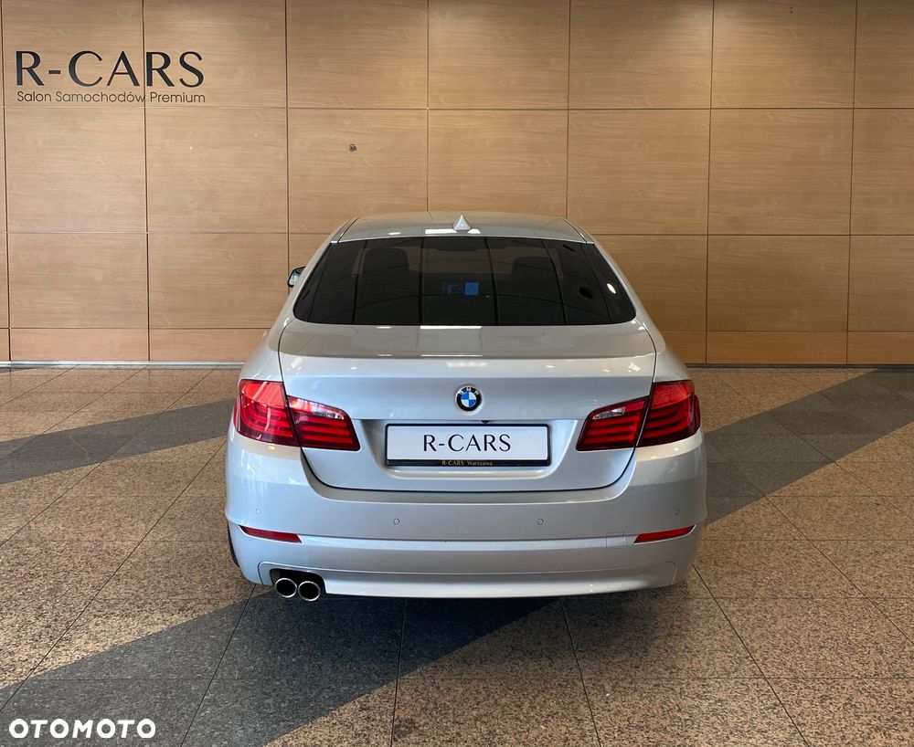 BMW Seria 5 523i Sport-Aut - 4