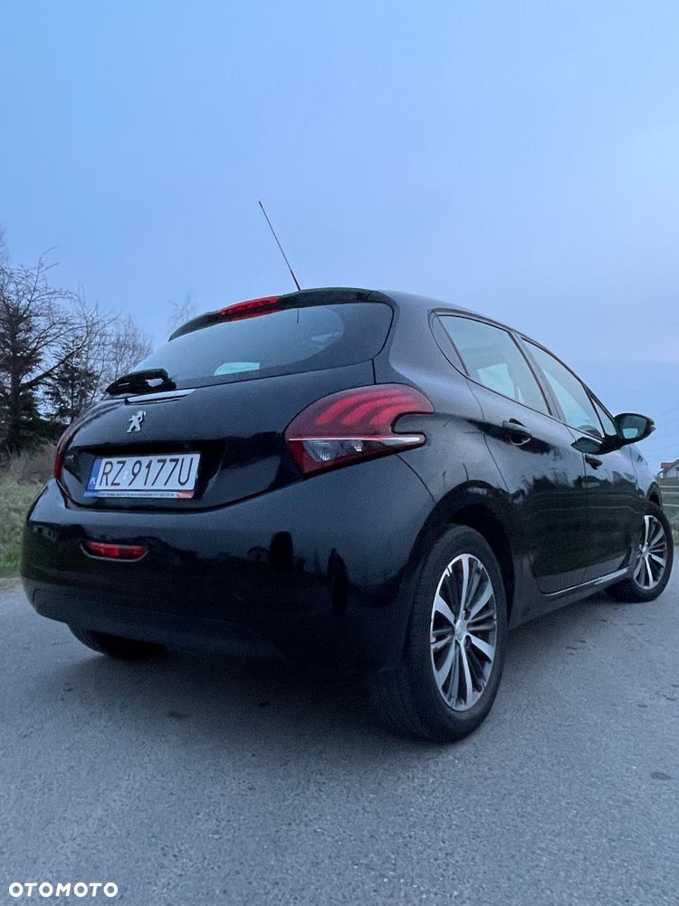 Peugeot 208 - 3