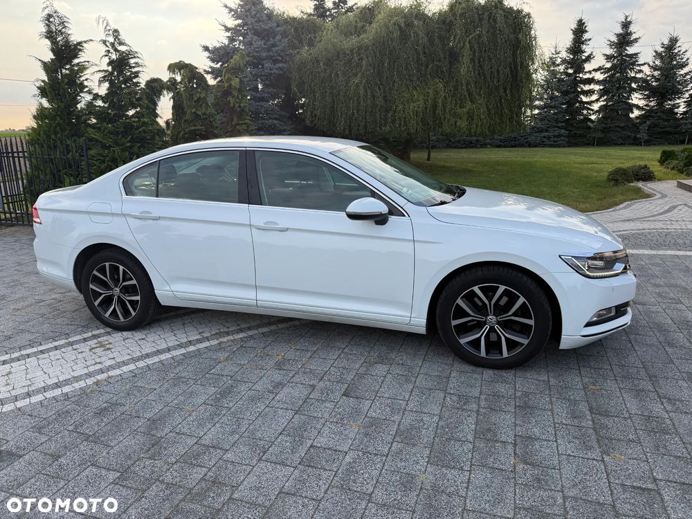 Volkswagen Passat - 8